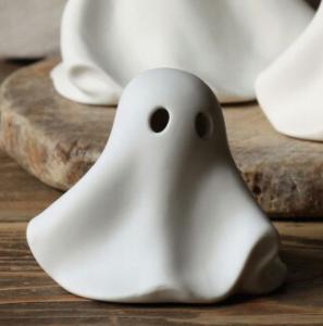 Ghost Spökdekoration, från Majas lyktor säljs till förmån för Barncancerfonden