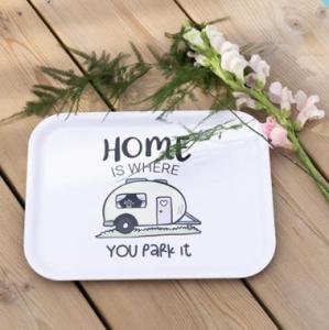 Bricka Husvagn Home is, 27x20cm