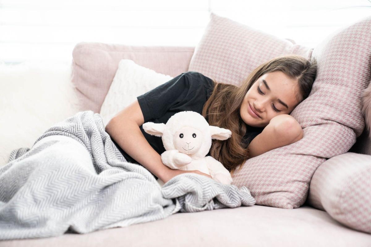 Habibi Plush Värmenalle Fåret Freja (tvättbar) - Habibi Plush