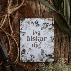 Kort Jag &auml;lskar dig, med blommotiv, fr&aring;n Majas lyktor s&auml;ljs till f&ouml;rm&aring;n f&ouml;r Barncancerfonden
