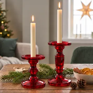 Krista r&ouml;da ljusstakar i glas 2-set fr&aring;n Wikholm Form