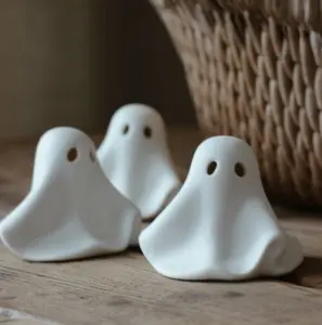Ghost Spökdekoration, 8,5x7,5x6, från Majas lyktor säljs till förmån för Barncancerfonden