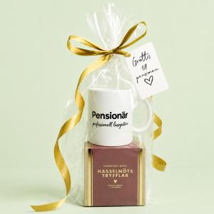 Presentset Pension&auml;r (mugg, kort & hasseln&ouml;tstryfflar)