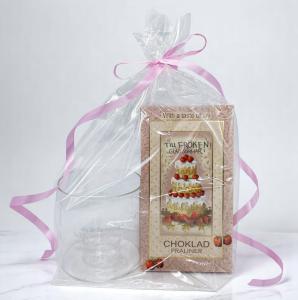 Presentset Fröken i cellofan (lykta och chokladpraliner)