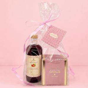 Presentset Glad Sommar i cellofan, saft & hallontryfflar 