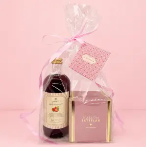 Presentset Glad Sommar i cellofan, saft & hallontryfflar 