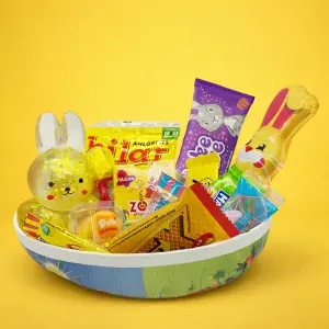 P&aring;sk&auml;gg till barn, med godis och skoj (18cm)