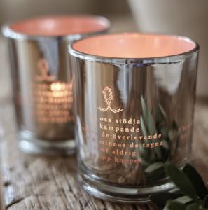 Ljuslykta Rosa Bandet - Majas lyktor/ Rosa Bandet