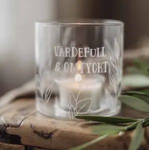 Ljuslykta Värdefull och Omtyckt, från Majas lyktor säljs till förmån för Barncancerfonden