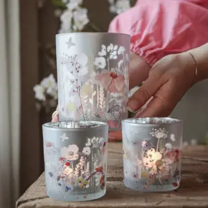 Ljuslykta Summer Garden fr&aring;n Majas lyktor s&auml;ljs till f&ouml;rm&aring;n f&ouml;r Barncancerfonden