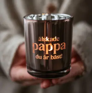 Ljuslykta &Auml;lskade Pappa, du &auml;r b&auml;st! fr&aring;n Majas lyktor s&auml;ljs till f&ouml;rm&aring;n f&ouml;r Barncancerfonden