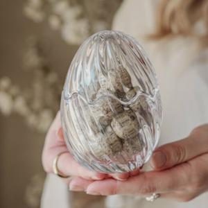 Glasburk &Auml;gg, fr&aring;n Majas lyktor s&auml;ljs till f&ouml;rm&aring;n f&ouml;r Barncancerfonden