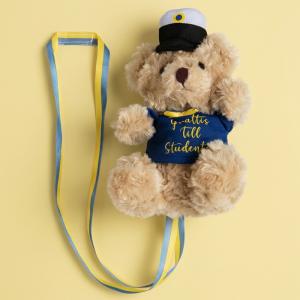 Studentnalle Grattis till studenten p&aring; bl&aring; tr&ouml;ja 