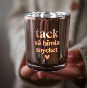 Ljuslykta Tack s&aring; himla mycket, fr&aring;n Majas lyktor s&auml;ljs till f&ouml;rm&aring;n f&ouml;r Barncancerfonden