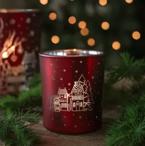 Ljuslykta Winter Cottage, från Majas lyktor säljs till förmån för Barncancerfonden