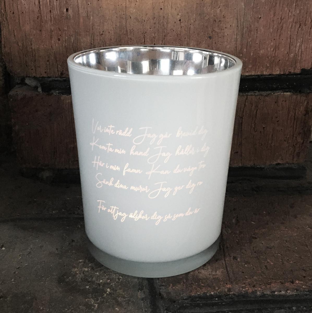 Ljuslykta Kärleksvisan (Sarah Down Finer) från Majas lyktor säljs till förmån för Barncancerfonden