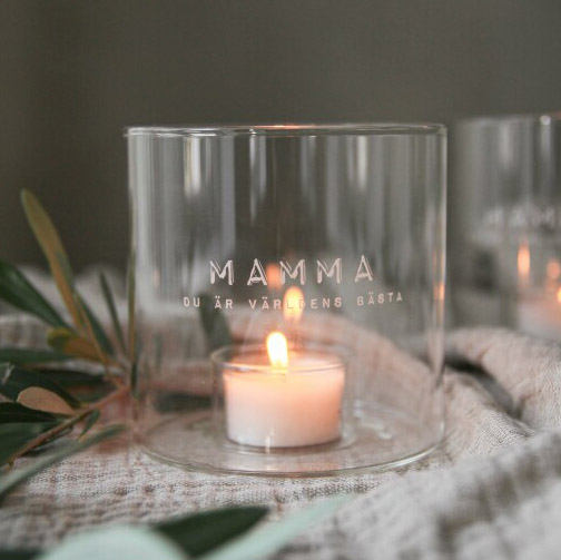 Ljuslykta Mamma Du är världens bästa, från Majas lyktor säljs till förmån för Barncancerfonden