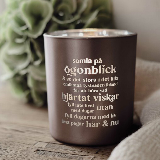 Ljuslykta Samla på ögonblick, från Majas lyktor säljs till förmån för Barncancerfonden