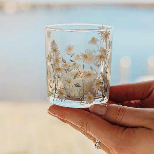 Ljuslykta Daisy, från Majas lyktor säljs till förmån för Barncancerfonden