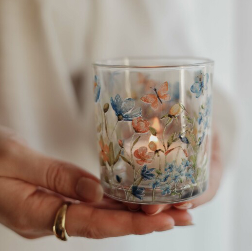 Ljuslykta Bloom, från Majas lyktor säljs till förmån för Barncancerfonden