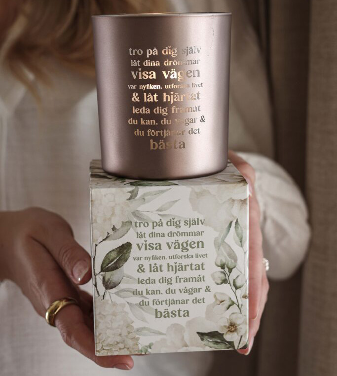 Ljuslykta Tro på dig själv, från Majas lyktor säljs till förmån för Barncancerfonden