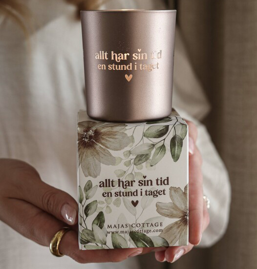 Ljuslykta Allt har din tid från Majas lyktor säljs till förmån för Suicide Zero