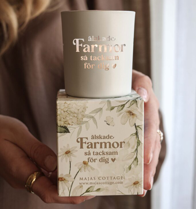 Ljuslykta Älskade Farmor , från Majas lyktor säljs till förmån för Barncancerfonden