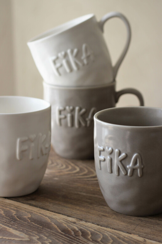 Jumbomugg Kärlek & Fika från Majas lyktor säljs till förmån för Barncancerfonden