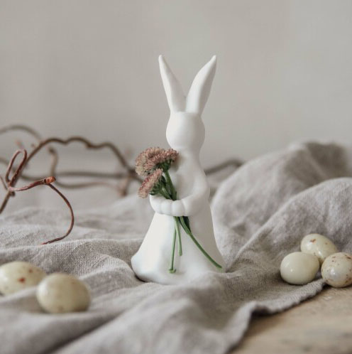 Bunny holding • Pryloteket