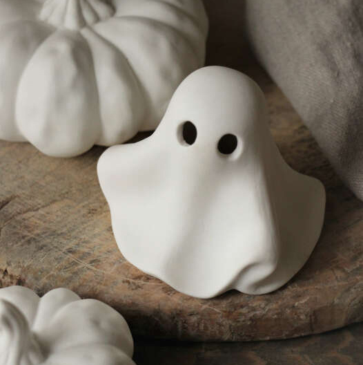 Ghost Decor, från Majas lyktor säljs till förmån för Barncancerfonden