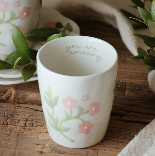 Mugg You are amazing från Majas lyktor säljs till förmån för Barncancerfonden