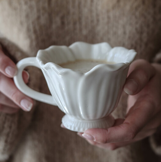 Blomstra Mugg från Majas lyktor säljs till förmån för Barncancerfonden