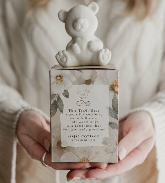 Token/Lyckofigur TeddyBear i gåvobox från Majas lyktor säljs till förmån för Barncancerfonden