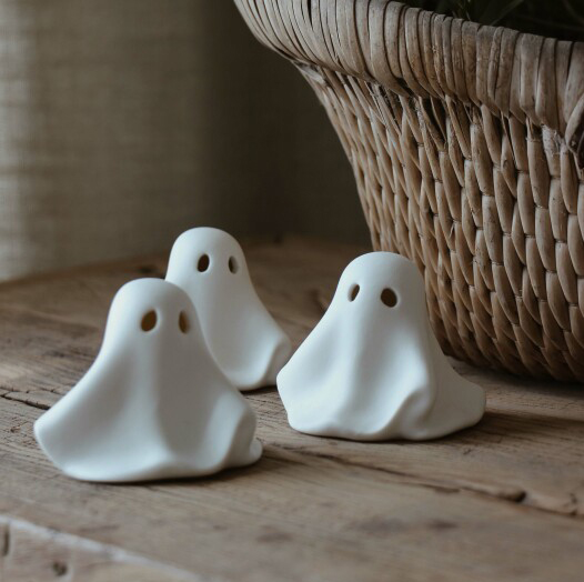 Ghost Spökdekoration, 8,5x7,5x6, från Majas lyktor säljs till förmån för Barncancerfonden