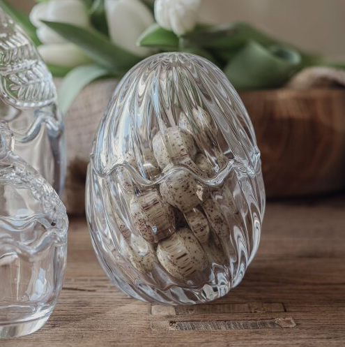 Glasburk Ägg, från Majas lyktor säljs till förmån för Barncancerfonden