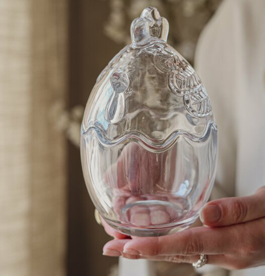 Glasburk Höna, från Majas lyktor säljs till förmån för Barncancerfonden