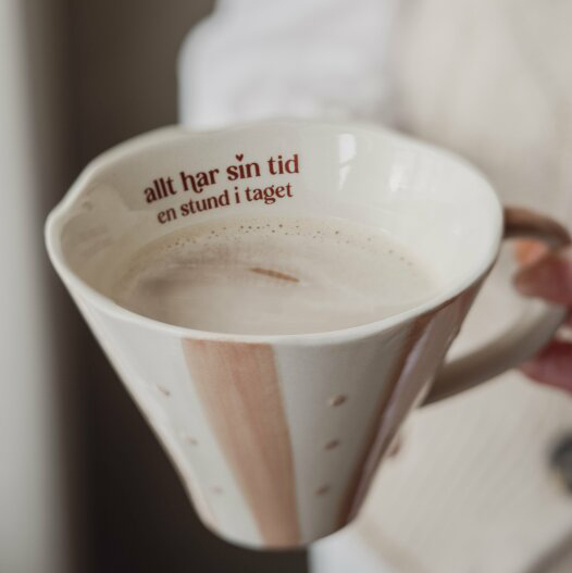 Mugg Allt har sin tid från Majas lyktor säljs till förmån för Suicide Zero