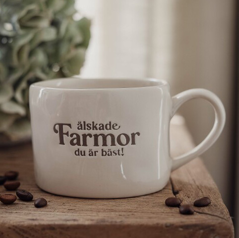 Mugg Älskade Farmor från Majas lyktor säljs till förmån för Barncancerfonden