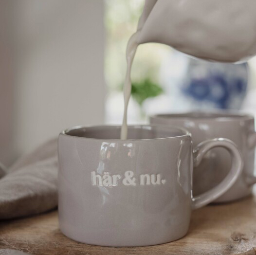 Mugg Här & Nu från Majas lyktor säljs till förmån för Barncancerfonden