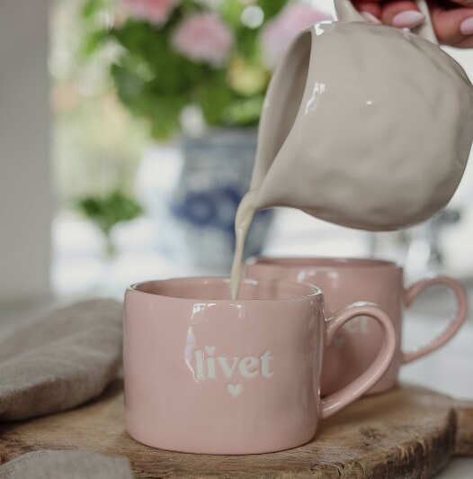 Mugg Livet från Majas lyktor säljs till förmån för Barncancerfonden