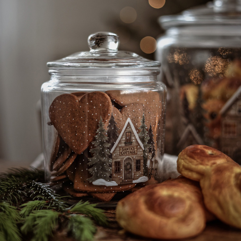 Glasburk Santas Cottage, Liten, från Majas lyktor säljs till förmån för Barncancerfonden
