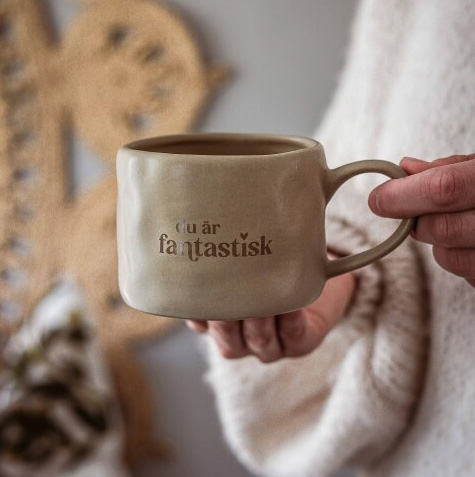 Mugg Du är fantastisk från Majas lyktor säljs till förmån för Barncancerfonden