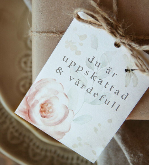 Kort Du r uppskattad & vrdefull, pastell, frn Majas lyktor sljs till frmn fr Barncancerfonden