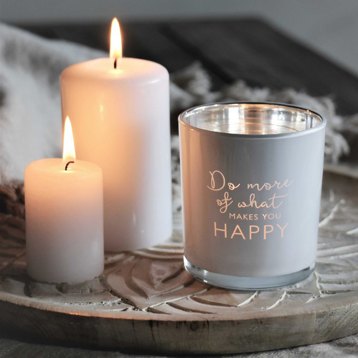 Ljuslykta Do more of what makes you happy, från Majas lyktor säljs till förmån för Barncancerfonden