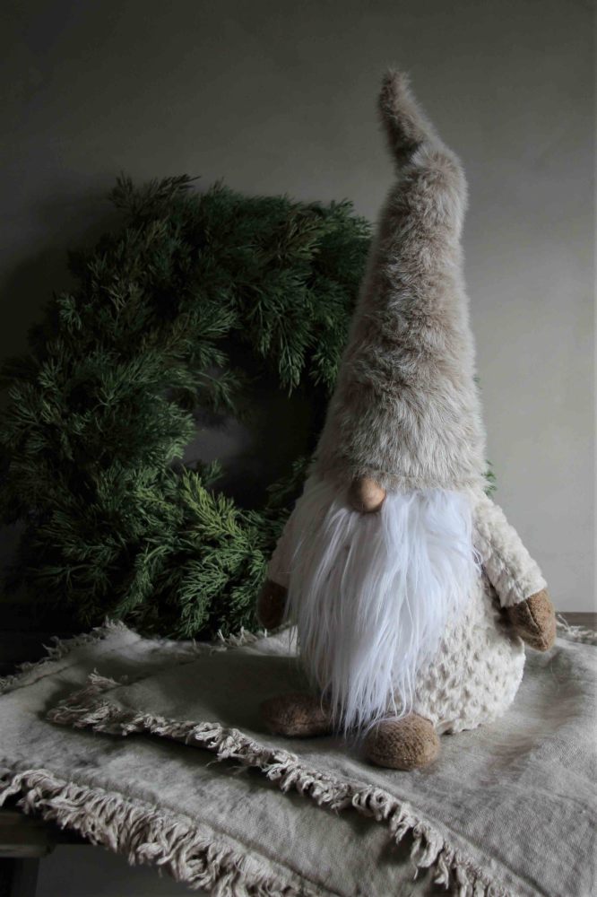 Cozy Santa Frosty, 61cm, från Majas lyktor säljs till förmån för Barncancerfonden