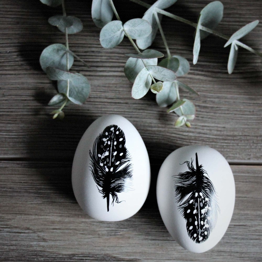Decor Ägg Feather från Majas lyktor säljs till förmån för Barncancerfonden