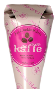 Kaffekola doppad i vit choklad, chokladpraliner från Åre Chokladfabrik