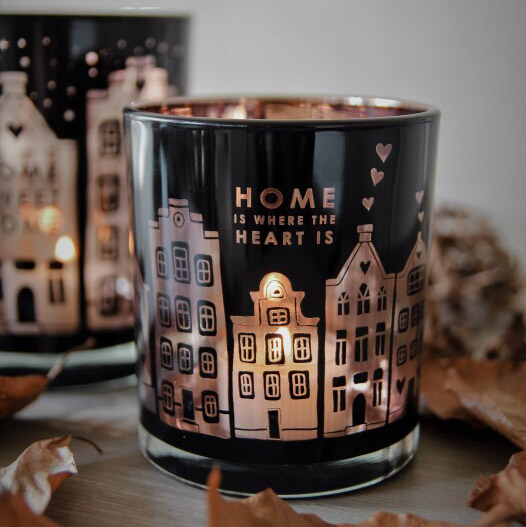 Ljuslykta Home is where the heart is, från Majas lyktor säljs till förmån för Barncancerfonden
