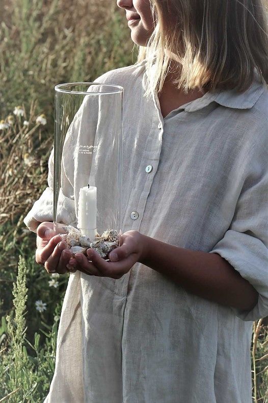 Ljusstake Sommarmys, klarglas, från Majas lyktor säljs till förmån för Barncancerfonden