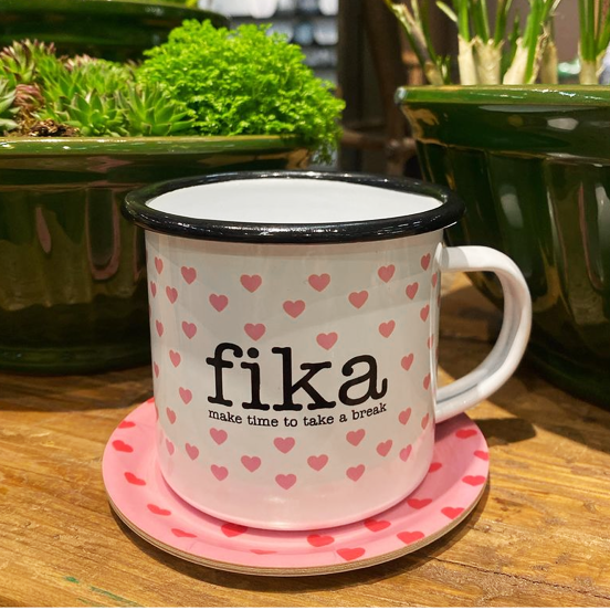Mugg Fika, rosa hjärtan, emaljmugg
